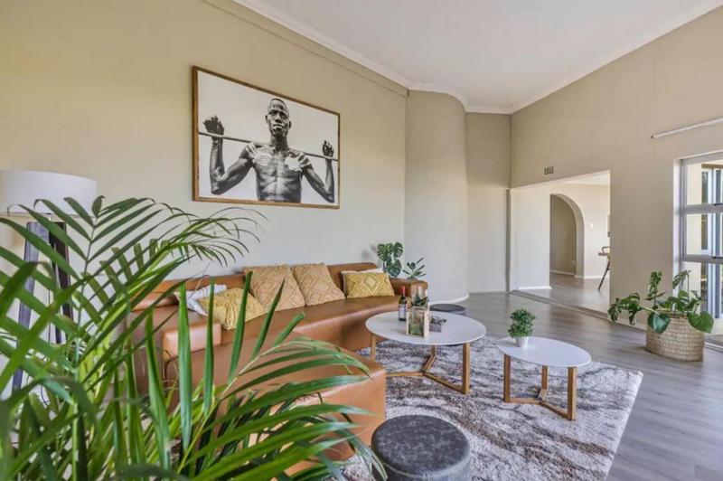 5 Bedroom Property for Sale in Llandudno Western Cape